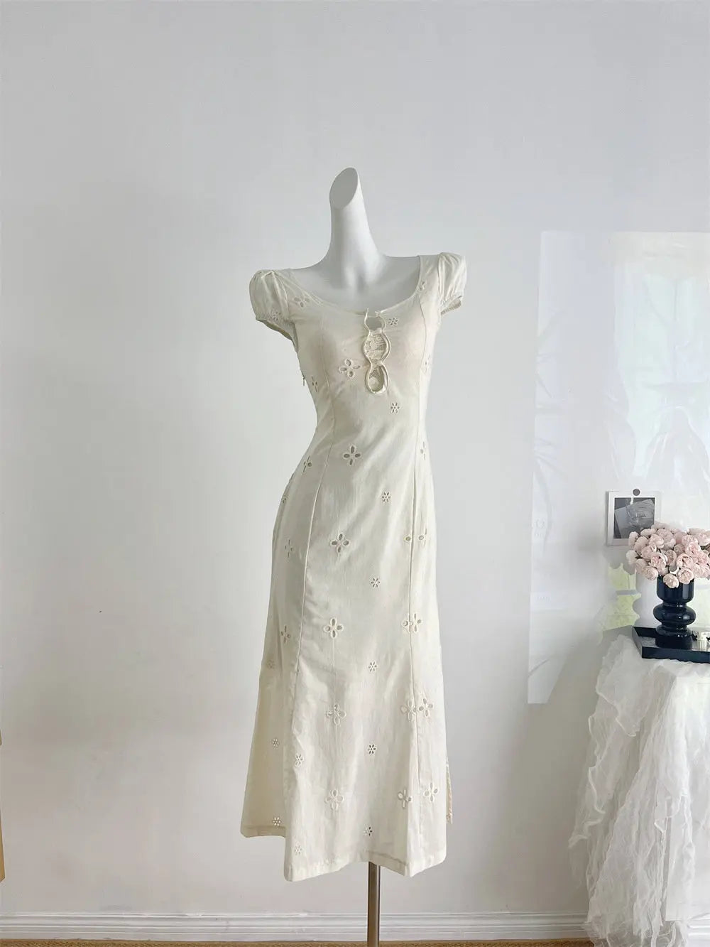 Elegant Embroidered Cutout Midi Dress Carilie