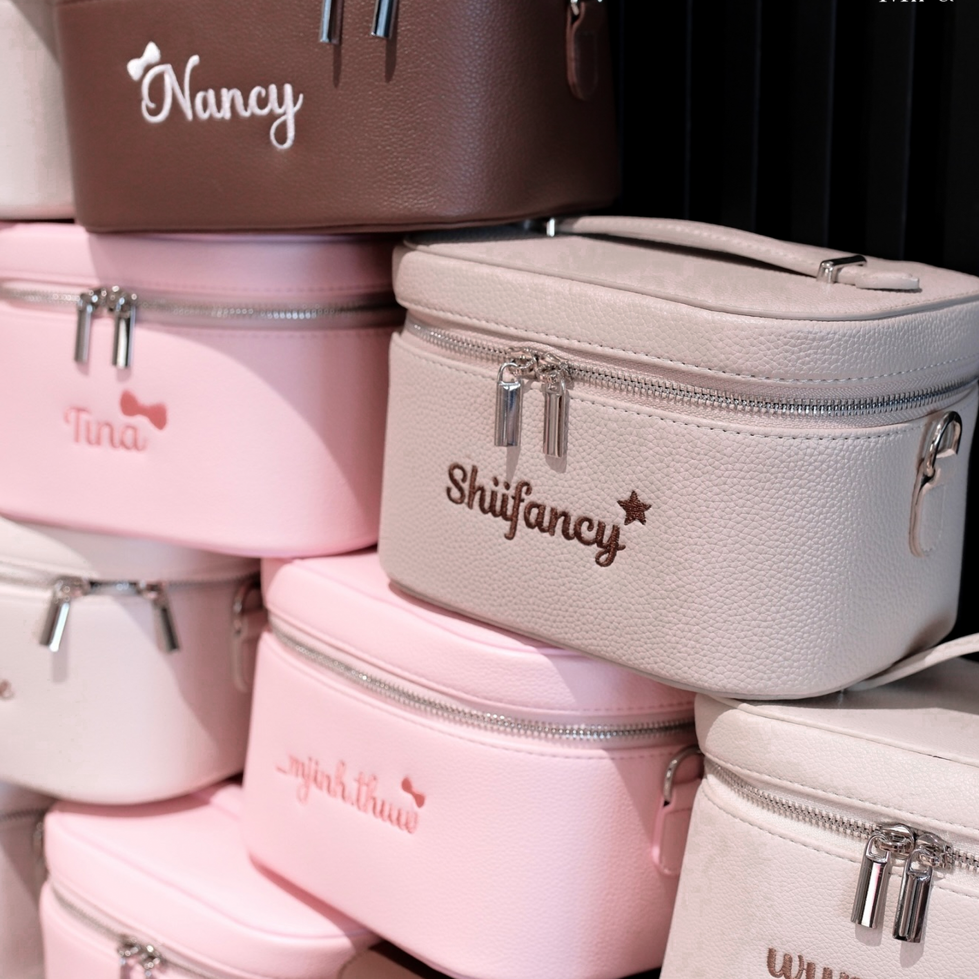 Personalized Leather Vanity Case | Custom Name Makeup Travel Box Carilie